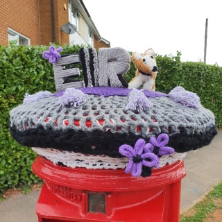 Knitted memorial to Elizabeth II